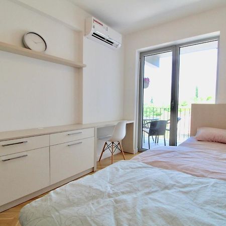 2Bd New Dobrota Apt With Bay Views Kotor Exterior photo