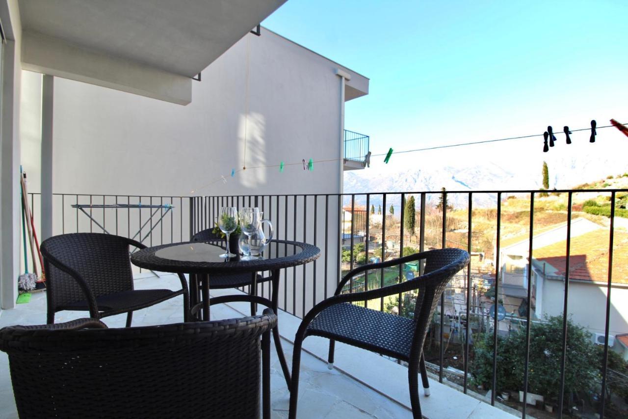 2Bd New Dobrota Apt With Bay Views Kotor Exterior photo